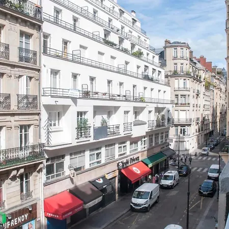 Apartment In The Heart Of Paris Parigi